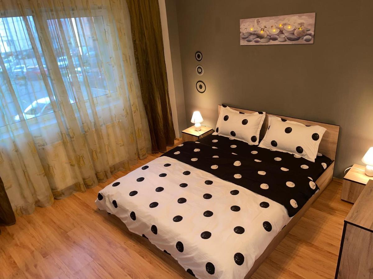 Motorway Alfa Apartament Appartamento Arad Esterno foto
